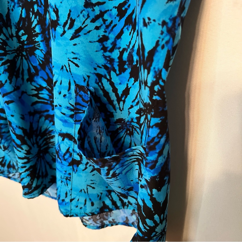 Zoe + Chloe Womens Medium Floral V-Neck Scrub Top Pockets Stretch. - Picture 3 of 6